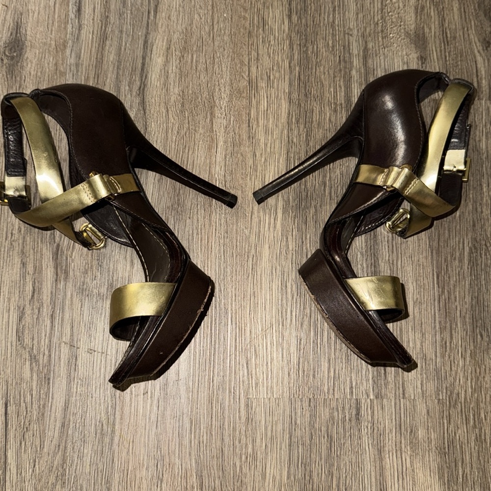 Tory Burch Brown and Gold Strappy Sandals size - 6.5M - Picture 2 of 9